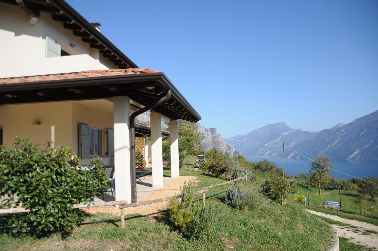 Villetta 56 Blu Yellow And Red Lake View Garden Private Parking By Garda Domus Mea Tremosine Exterior foto