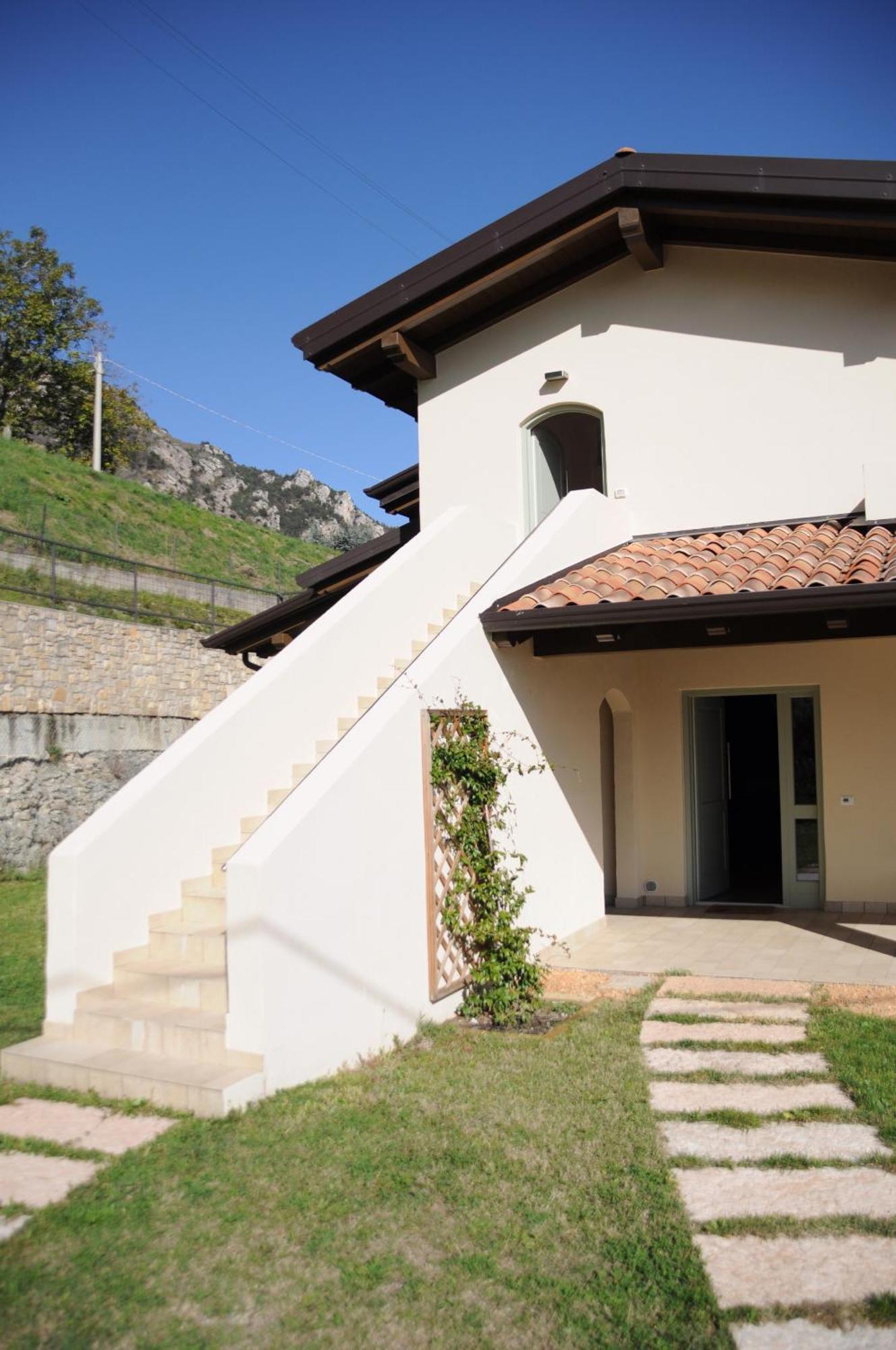 Villetta 56 Blu Yellow And Red Lake View Garden Private Parking By Garda Domus Mea Tremosine Exterior foto